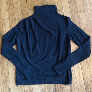 Lululemon turtleneck